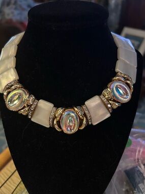 Aurora Oval & Pearl-Link Necklace - White and Gold